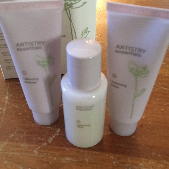 artistry essentials balancing cleanser